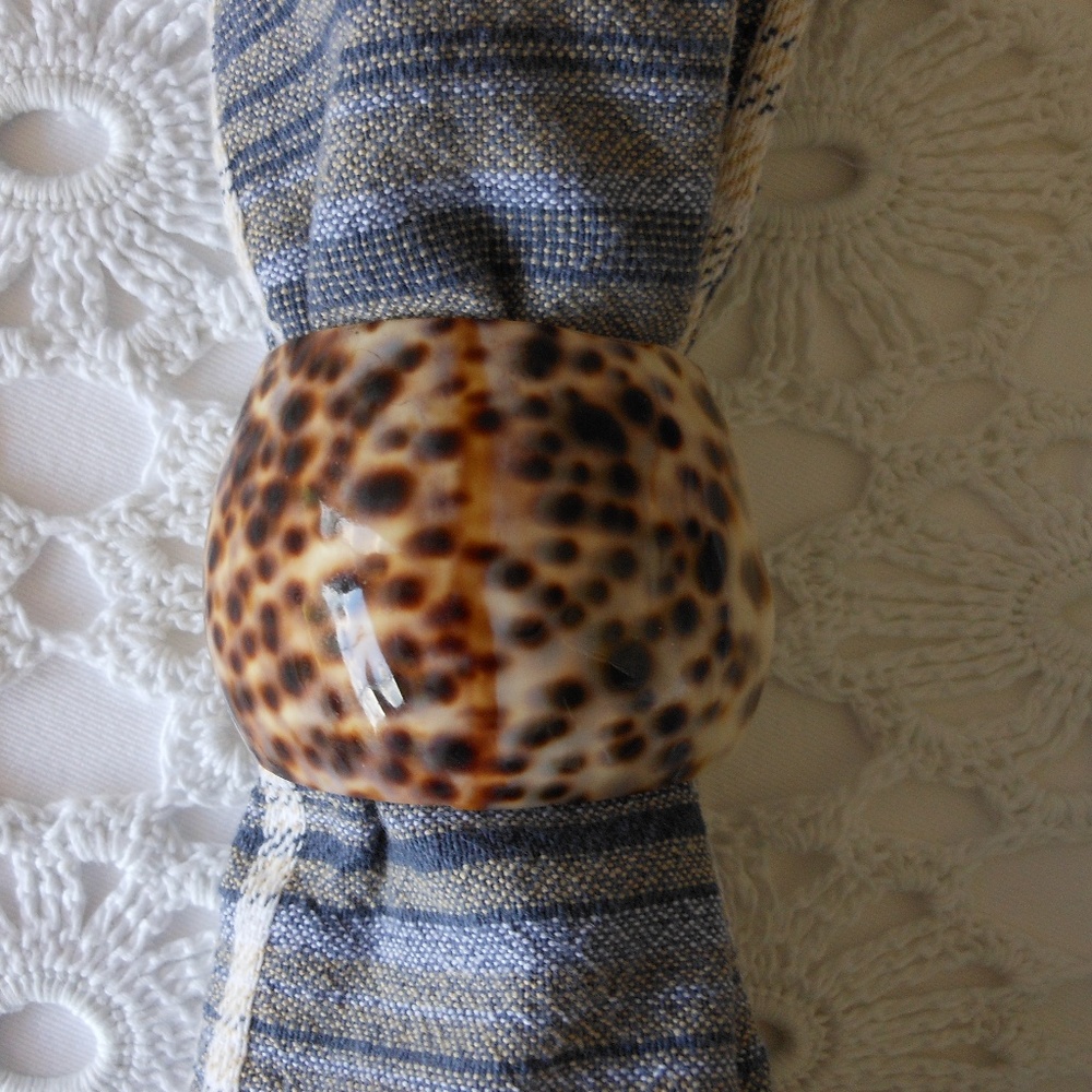 Cowrie Shell Napkin Rings Beachy Boho Table - Picture 6 of 8